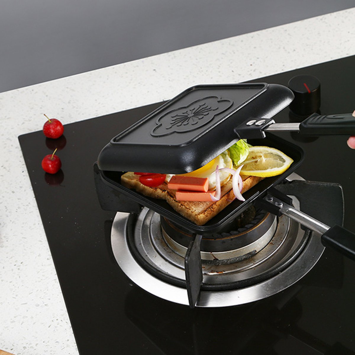 Induction-Compatible Sandwich and Breakfast Frying Pan